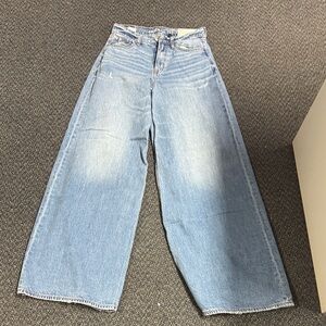 American eagle dreamy drape ultra wide leg jeans 00 // 010235